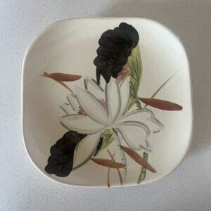Red Wing Pottery Lotus Plate Set Of 2 Vintage Hand-Painted Floral Design 7"